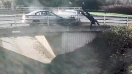 Tartıştığı motosikletliyi öldürmek istedi… O anlar kamerada