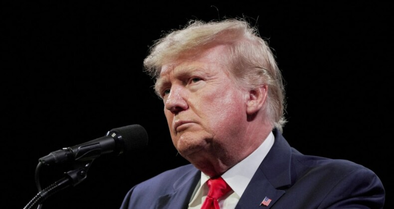 Trump’a kötü haber: Eski yardımcısı hapse girdi