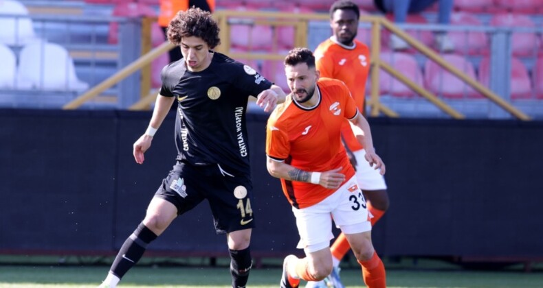 Ümraniyespor Adanaspor’u son üç dakikada geçti