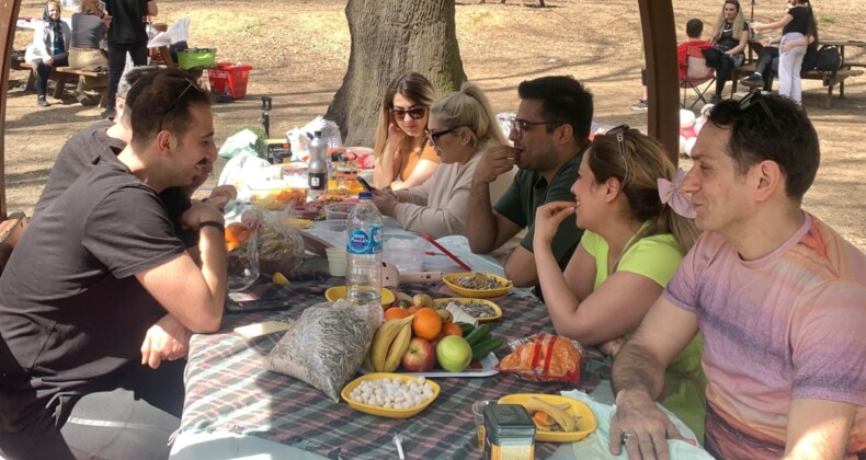 Oyunu kullananlar Belgrad Ormanı’nda piknik yaptı