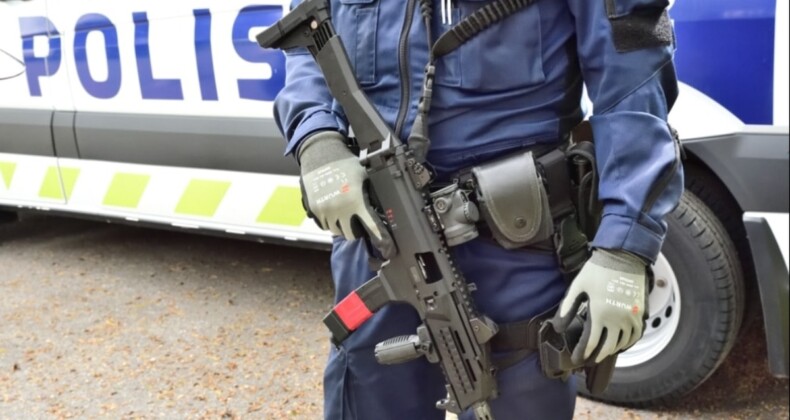 Polis duyurdu: Okula silahlı saldırı