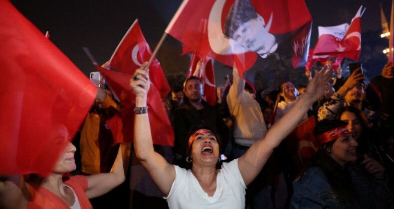 Reuters haber ajansı seçimleri bu fotoğraflarla duyurdu
