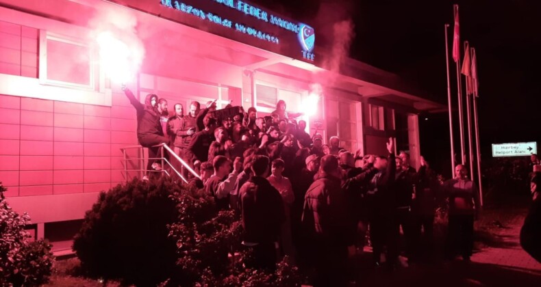 Trabzon’da bir grup taraftar, TFF’yi protesto etti