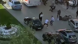 Trafik magandaları eşinin yanında saldırdı… Bıçak çekip, camları kırdılar
