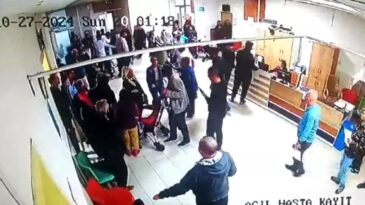 Adana’da Deprem Anı Hastanede Panik Yarattı