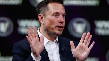 Elon Musk’a dava açıldı: ‘Parayla kandırıyor’