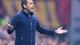 van Bronckhorst isyan etti! Neden olduğunu anlamıyorum