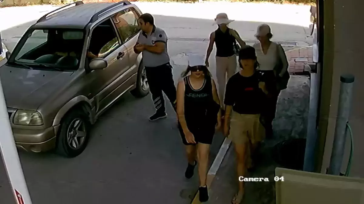 Adana’da 4 Kadın Hırsızlık Yaptı: 950 Bin Lira Değerinde Altın Çaldılar