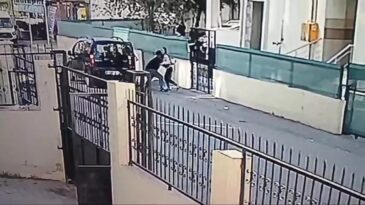 Adana’da Boşanma Aşamasındaki Kadın Sokak Ortasında Kaçırılmaya Çalışıldı