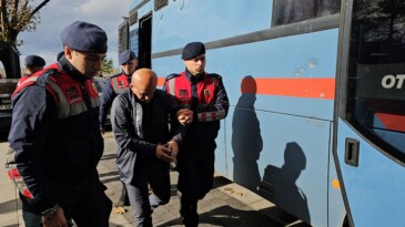 Anne kızı darp eden komşunun cezasında indirim: Tahliye edildi