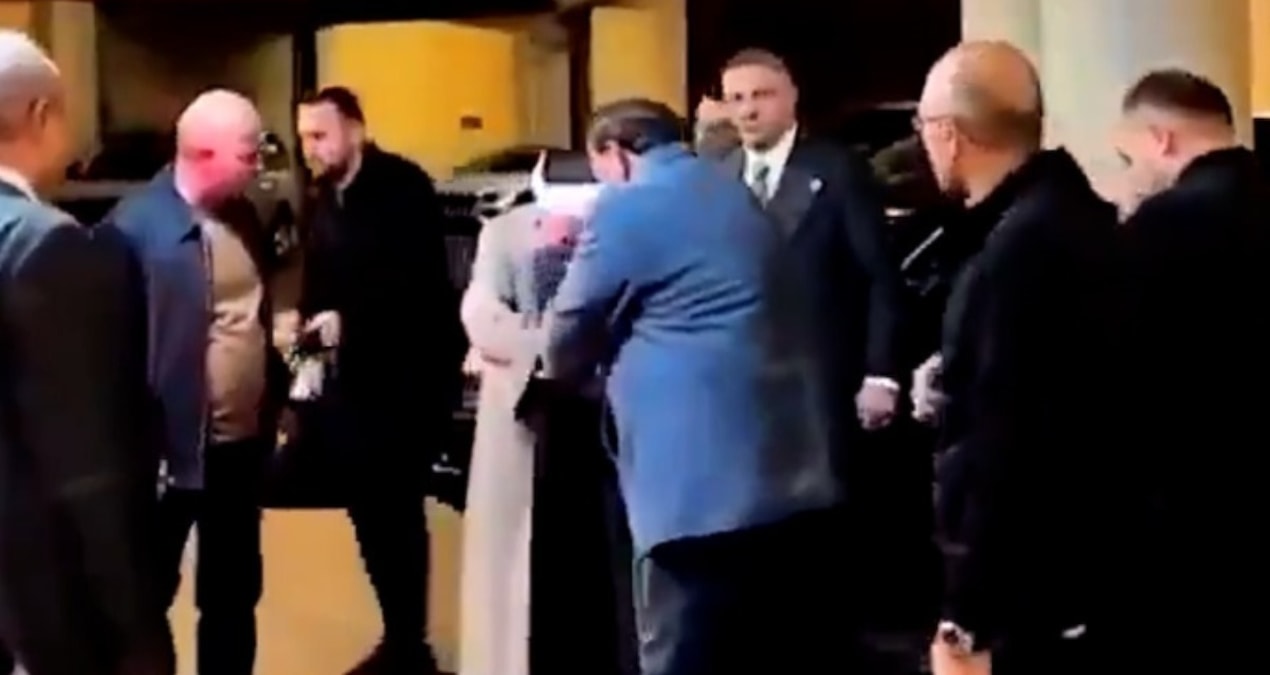 Cübbeli’nin Alaattin Çakıcı’nın elini öpmeye çalıştığı anlar gündem oldu