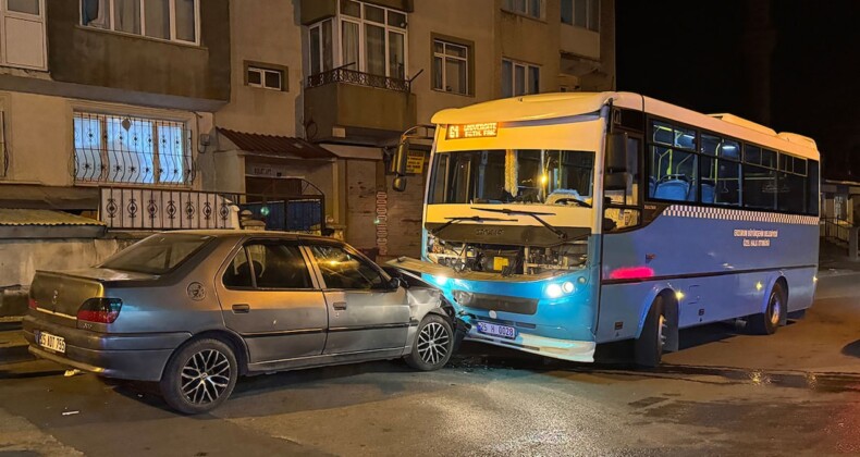 Erzurum’da belediye otobüsü ile otomobil çarpıştı