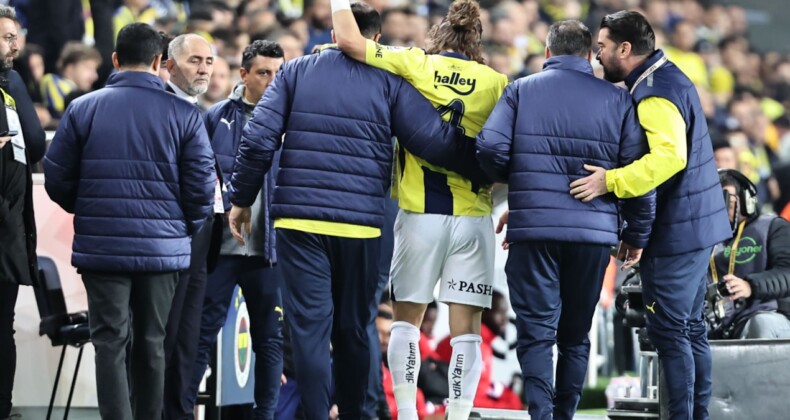 Fenerbahçe’de Çağlar Söyüncü sakatlandı