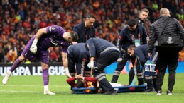 Galatasaray’da Mauro Icardi sahayı sedyeyle terk etti