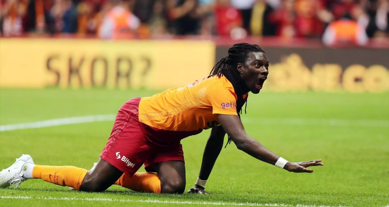 Galatasaray’ın eski yıldızı futbolu bıraktı! Çılgın kariyer