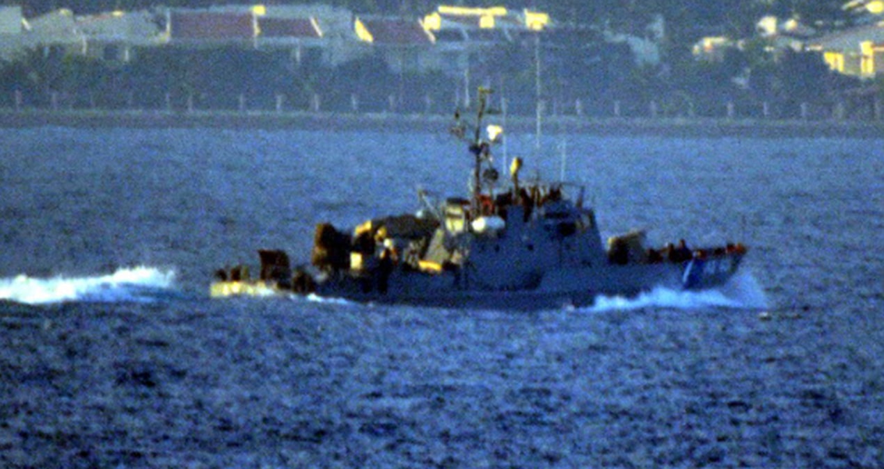 İnsan kaçakçısı silah zoruyla göçmenleri deniz attı: 4 kişi öldü