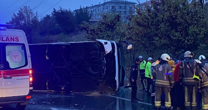 İstanbul’da yolcu otobüsü devrildi! Çok sayıda ölü ve yaralı var