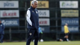 Jose Mourinho’dan yıldız isme kesik