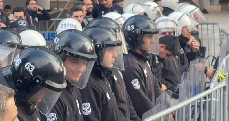 Kayyum arbedesi: Polise taş atan 10 kişi tutuklandı