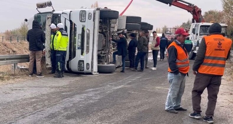 Konya’da devrilen kamyonun sürücüsü hayatını kaybetti