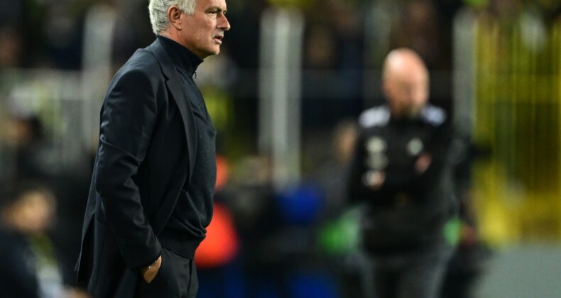 Portekizli teknik adam dünyada gündemden düşmüyor! ‘Mourinho tekmeyi hak etti’