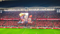 Trabzonspor’dan Atatürk koreografisi: İlelebet Cumhuriyet!