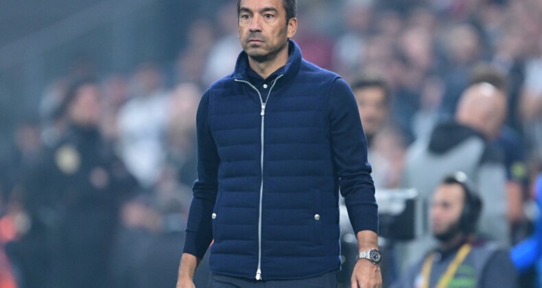 Van Bronckhorst şoke oldu: Hiç böyle görmedim!