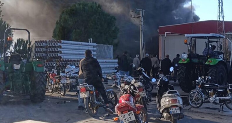 Yangının ortasında kalan kamyonu uzaklaştırmak isteyen işçi canından oldu