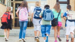 Okul kıyafetleriyle ilgili yeni karar Resmi Gazete’de yayımlandı