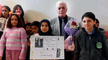 Emekli olan okul müdürüne duygulandıran veda