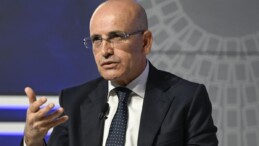 Şimşek şimdi de elma bahçesine daldı