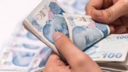 Zamlı emekli maaşları hesaplara yatmaya başladı