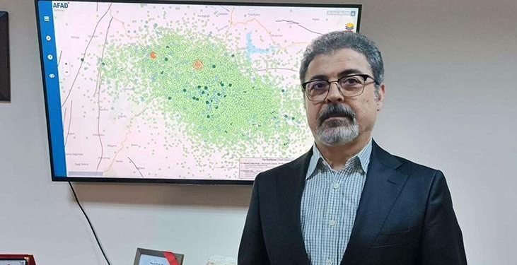 167 günde 25 bin sarsıntı: Hasarlı binalara girmeyin