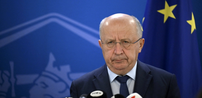 AB Savunma Komiseri: ABD’nin Grönland’ı alması NATO’nun sonu olur