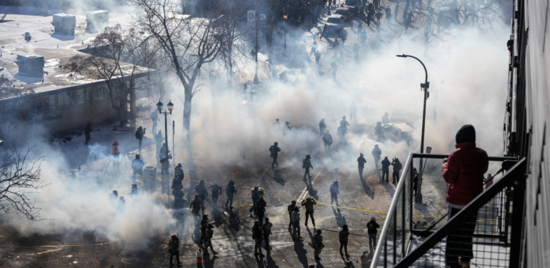 ABD’de ICE protestoları şiddetleniyor. Polisi bir kişiyi daha vurdu