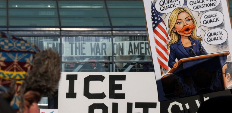 ABD’de on binler göçmen polisine meydan okuyor