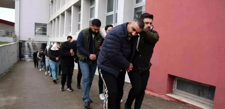 Adana merkezli 6 ilde yasadışı bahis operasyonu: 13 kişi tutuklandı