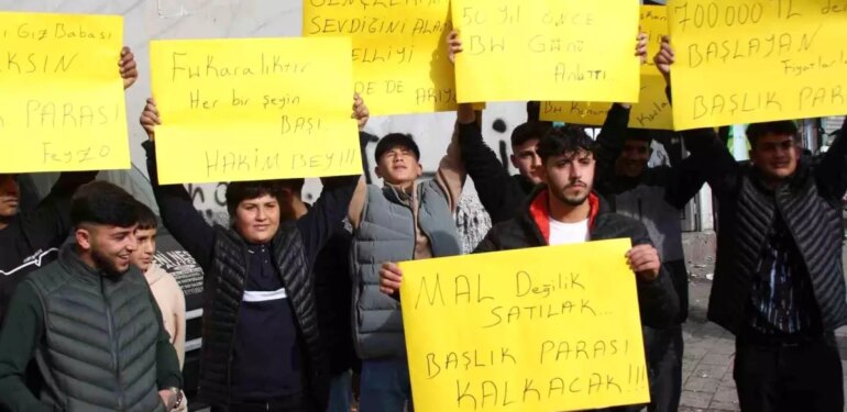 Adana’da gençlerden başlık parası eylemi