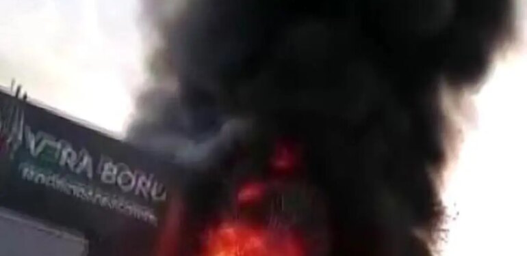 Adana’da plastik üretim tesisindeki yangın söndürüldü