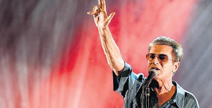 ‘Annem şarkıcı olmamdan utandı’