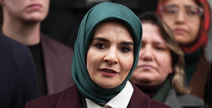 Bakan Göktaş’tan İBB’nin kreşinde darp ve istismara uğradığı iddia edilen çocuğun ailesine ziyaret