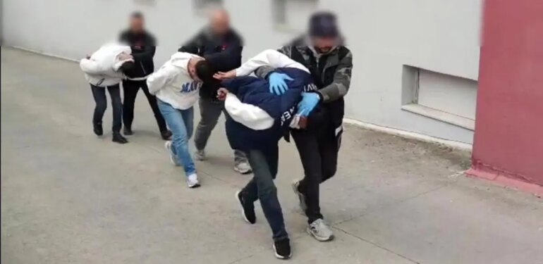 Binlerce uyuşturucu hapla yakalandı, “Babam hastaydı” savunması yaptı