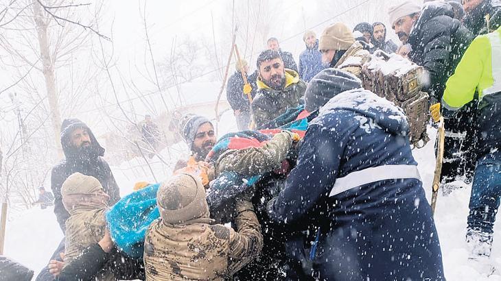 Bir kadın öldü 20 ev boşaltıldı
