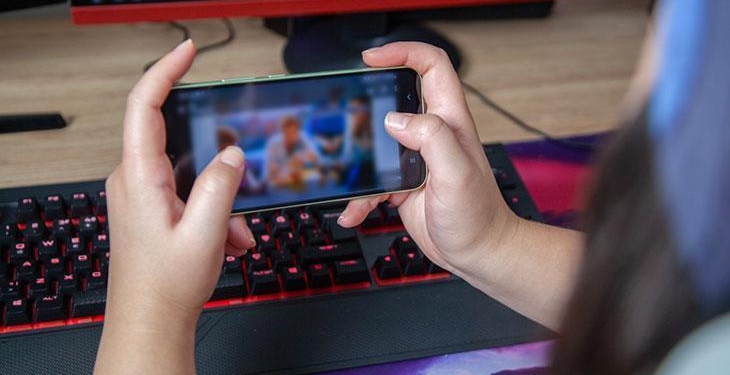 Bir tıkla başlıyor, hayatları dağıtıyor! Sanal kumar bağımlılığı tedavi gerektiriyor