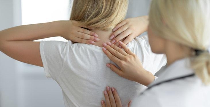 Bu bölge de yüz kadar hassas… Bu malzemeleri sürenler yandı! İşte doğrusu