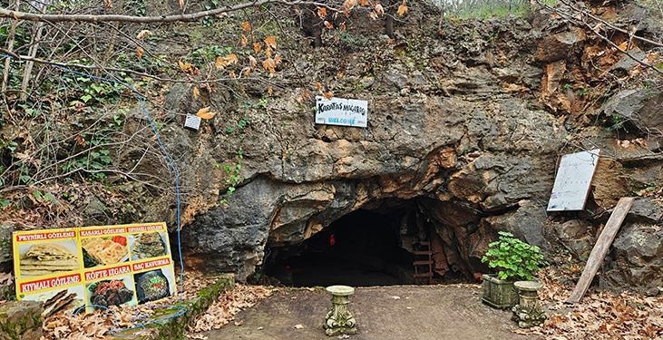 Büyük İskender’in mağarasında partiye tepki yağdı