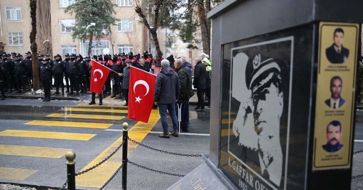 Diyarbakır’da şehit edilen Gaffar Okkan ve 5 polis memuru törenle anıldı