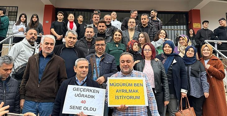 Emekli olan öğretmene duygusal veda: İyi ki bu okulda görev yapmışım