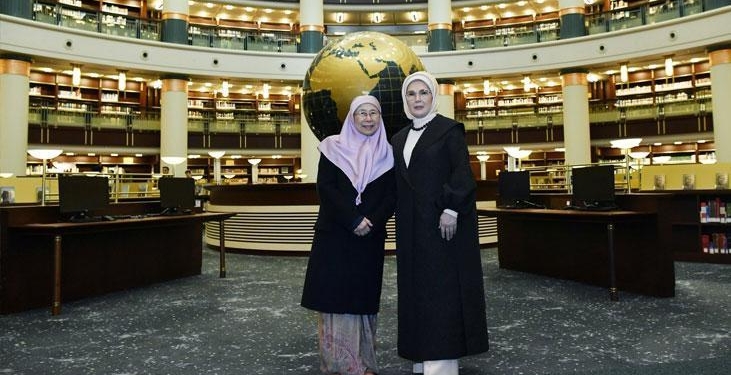 Emine Erdoğan, Malezya Başbakanı’nın eşi Wan Azizah İsmail ile bir araya geldi