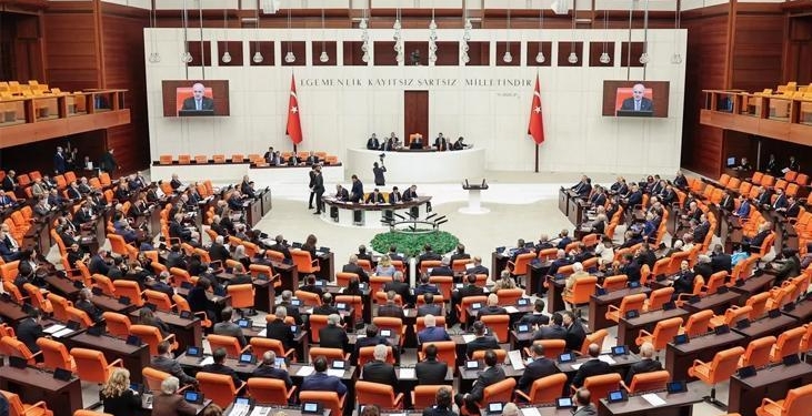 En düşük emekli maaş aylığı düzenlemesini içeren kanun teklifi TBMM’de kabul edildi